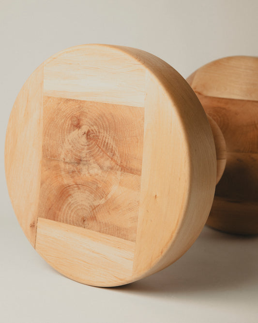 Vista detail1 del Totem Nº 07 en aliso, hecho por Yubero Torno.